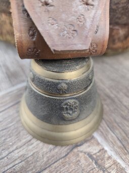 Kravsky zvonec IHS - 3