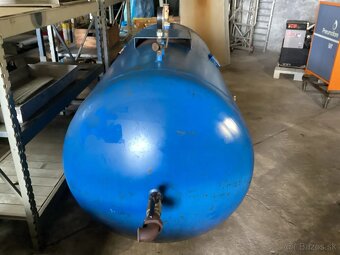Predám vzdušník 1500l - 3