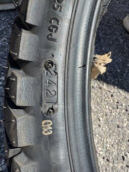 90/90-21 Continental - 3