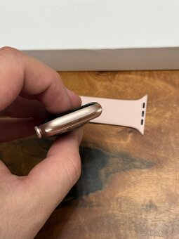 Apple Watch 10 42mm Gold nepoužívané - 3