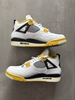 Jordan 4 Retro Coconut Milk - 3