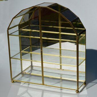 Vintage elegantná sklenená vitrínka so zrkadlom z Anglicka - 3