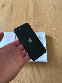 iPhone SE 2020 64 gb Black v záruke - 3