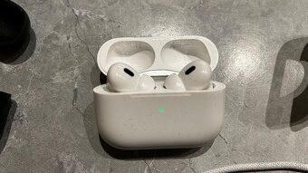 Apple AirPods Pro (2022) - 3