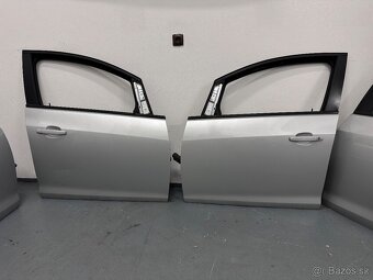 Opel Astra J kombi boční dveře - 3