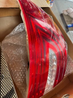 Zadné vonkajšie ľavé svetlo SUPERB II 14-15 3T5945095A led - 3