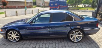 Predám/vymenim BMW e38 740i bazvanos - 3