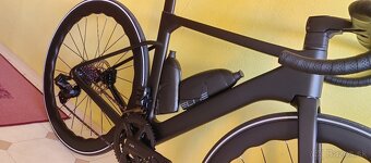 Kompletný karbónový cestný bicykel s elektronickou prehadzov - 3