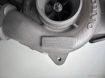 Predám turbo na Volvo 2,4 d5 136kw - 3