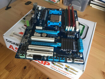 Gigabyte A55-DS3P + Athlon II X4 + 4GB DDR3 - 3