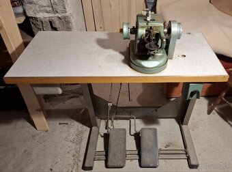 Kožušnícky šijací stroj STROBEL - 3