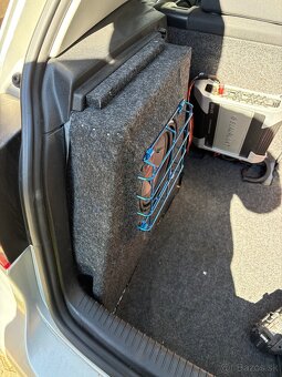 Predám na mieru Subwoofer pre GOLF 6 hatchback - 3
