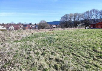 Na predaj stavebný pozemok o výmere 1518m2 - 3