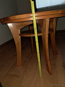 Okrúhly stôl z masívu - 3