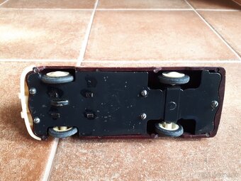 Stara hracka - Stare auto : Hasicske auto od IGRA - 3