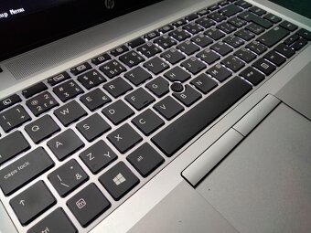 predám Hp elitebook 745 G4 ,AMD A10 quad core,8gb ram , ssd - 3