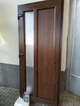 Kvalitne vchodove dvere - plastove - 3