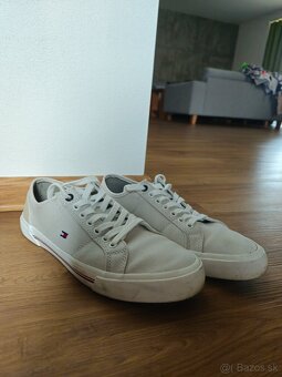 Predám originál Tommy Hilfiger tenisky číslo 40 - 3