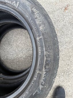 Predám zimné pneumatiky Arivo 215/55 R16 97HXL - 3
