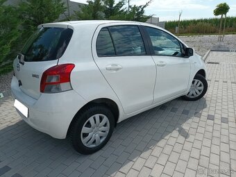 Toyota Yaris FACELIFT Benzin 2012 - 3