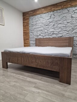 Masivna manželská postel - 3