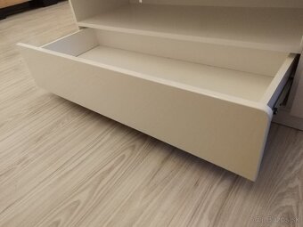 Skrinka pod TV - 3