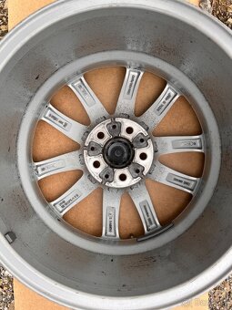 BMW 5X112 R18 8,5J ET44 + TPMS - 3