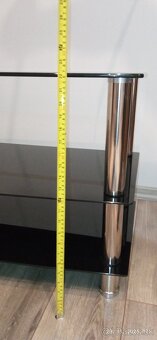 Sklenený TV stolík - 3