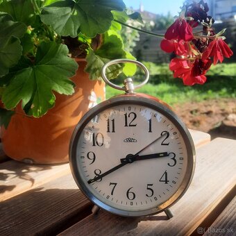 Červený budík PRIM - 3