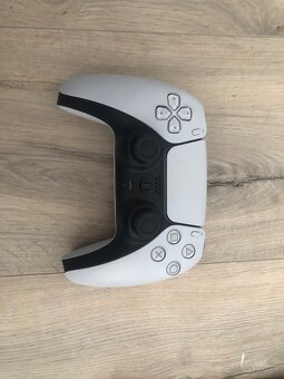 Predám PS 5 s mechanikou + 2x DualSense Wireless Controller - 3