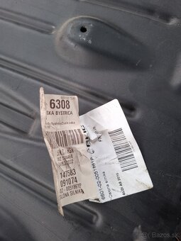 Audi a8 2010 spodne kryty motora Cena 120eur za oba ako sú - 3