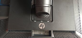 LCD monitor HP uhlopriečka 64 cm - 3