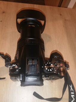 Panasonic Lumix DMC-FZ200  4K - 3
