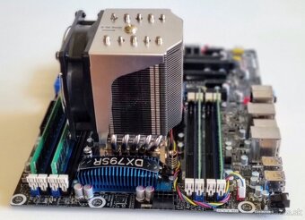 Intel DX79SR + Intel E5-2609 + 32GB DDR3 - 3