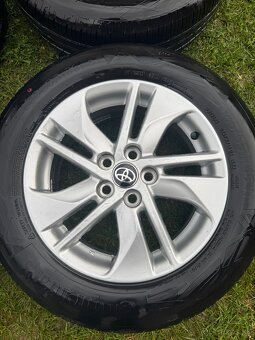 Toyota Sada R15 185/65 ET45 s TPMS - 3