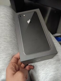 Predám iphone 8 - 3