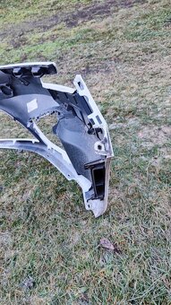 Predám predný nárazník RENAULT CLIO 5 - 3