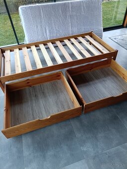 Masívna posteľ 200x90 cm - 3