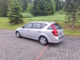 Kia Ceed combi 1.4 benzin 77 kw rok 5/2008 180000 km - 3