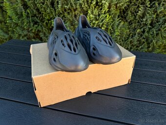 Adidas YEEZY FOAM RNNR Onyx - 3