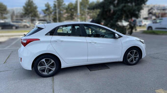 Rozpredam HYUNDAI I30 2015 1.4CRDi na nahradne diely - 3