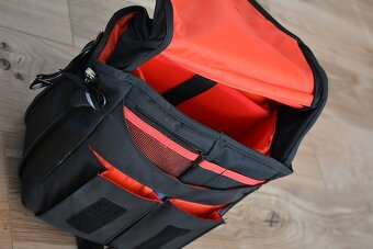 Nikon d3200 s VR AF 18-105 + brasna - nafotene 9 tisic.snim. - 3