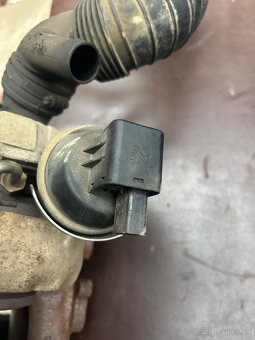 Turbo 2.0 tdi 81 kw CFHA - 3