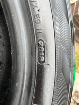 Hankook Winter RW06 215/60 R17C - 3