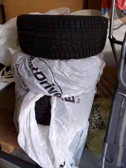4 zimné gumy 215/45 R16 - 3
