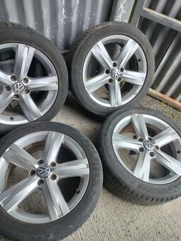 4ks alu disky orig. Vw 5x112 R17 - 3