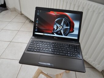15.6" ASUS K52 / Core I3/ 4GB RAM/ 500GB HDD/ AMD Graika - 3