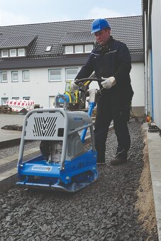Prenájom Dumper Bager Pila Vibracna doska rotavator vozik - 3