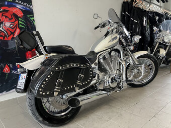 Suzuki Intruder 1400 - 3