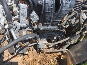 Predám komplet motor 2,0benzin - 3